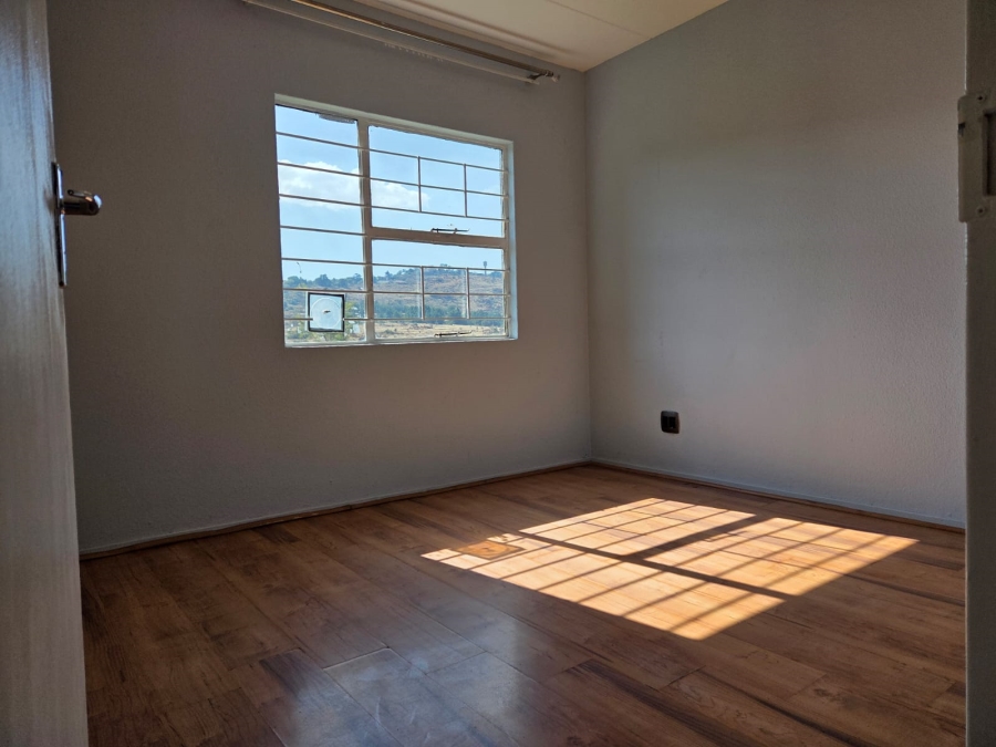 2 Bedroom Property for Sale in Linmeyer Gauteng