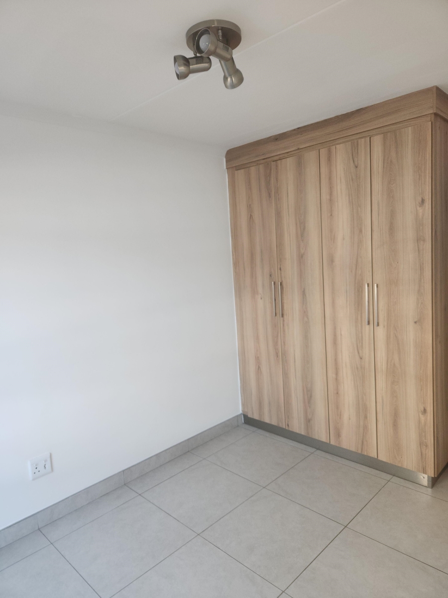 To Let 3 Bedroom Property for Rent in Vorna Valley Gauteng