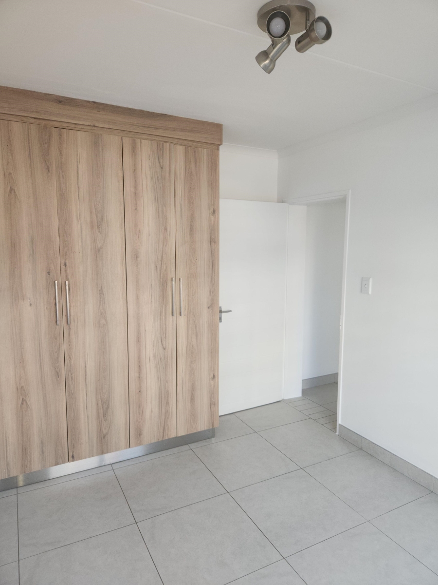 To Let 3 Bedroom Property for Rent in Vorna Valley Gauteng