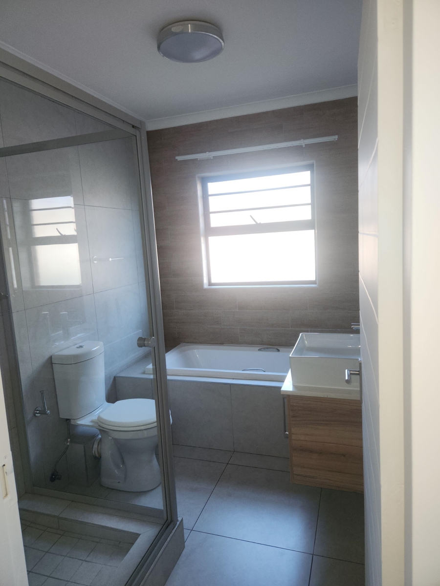 To Let 3 Bedroom Property for Rent in Vorna Valley Gauteng
