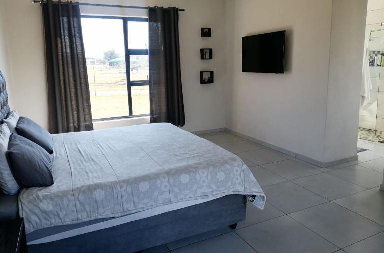 3 Bedroom Property for Sale in Blue Saddle Ranches Gauteng