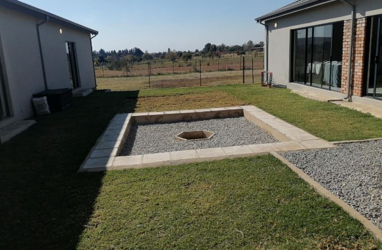 3 Bedroom Property for Sale in Blue Saddle Ranches Gauteng