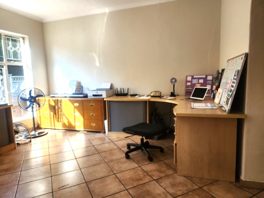 3 Bedroom Property for Sale in Glen Marais Gauteng