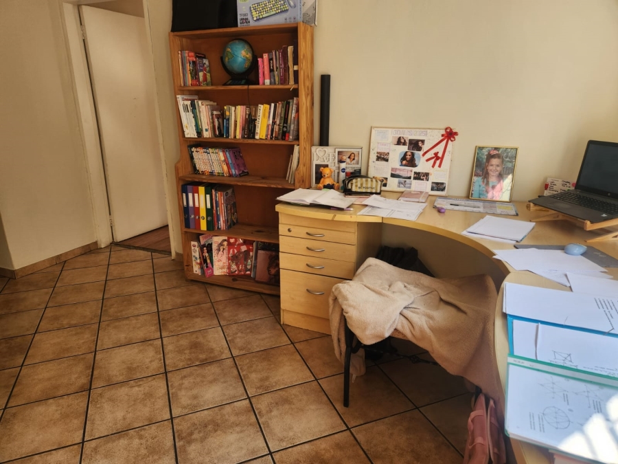 3 Bedroom Property for Sale in Glen Marais Gauteng
