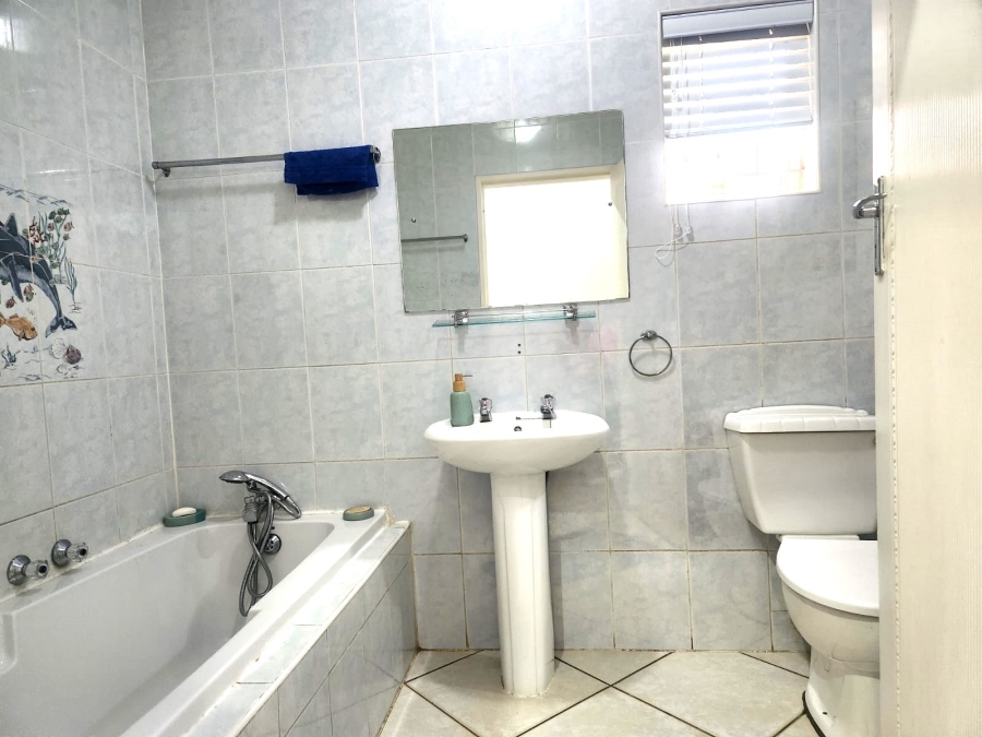 3 Bedroom Property for Sale in Glen Marais Gauteng