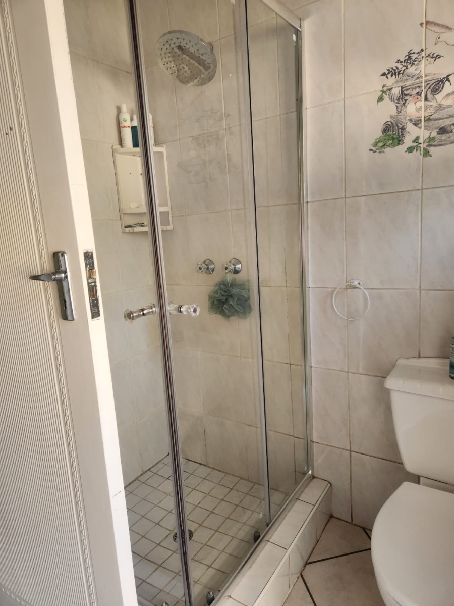 3 Bedroom Property for Sale in Glen Marais Gauteng