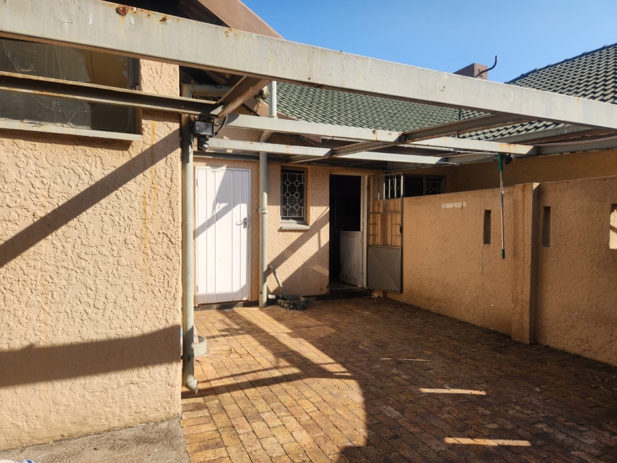 3 Bedroom Property for Sale in Glen Marais Gauteng