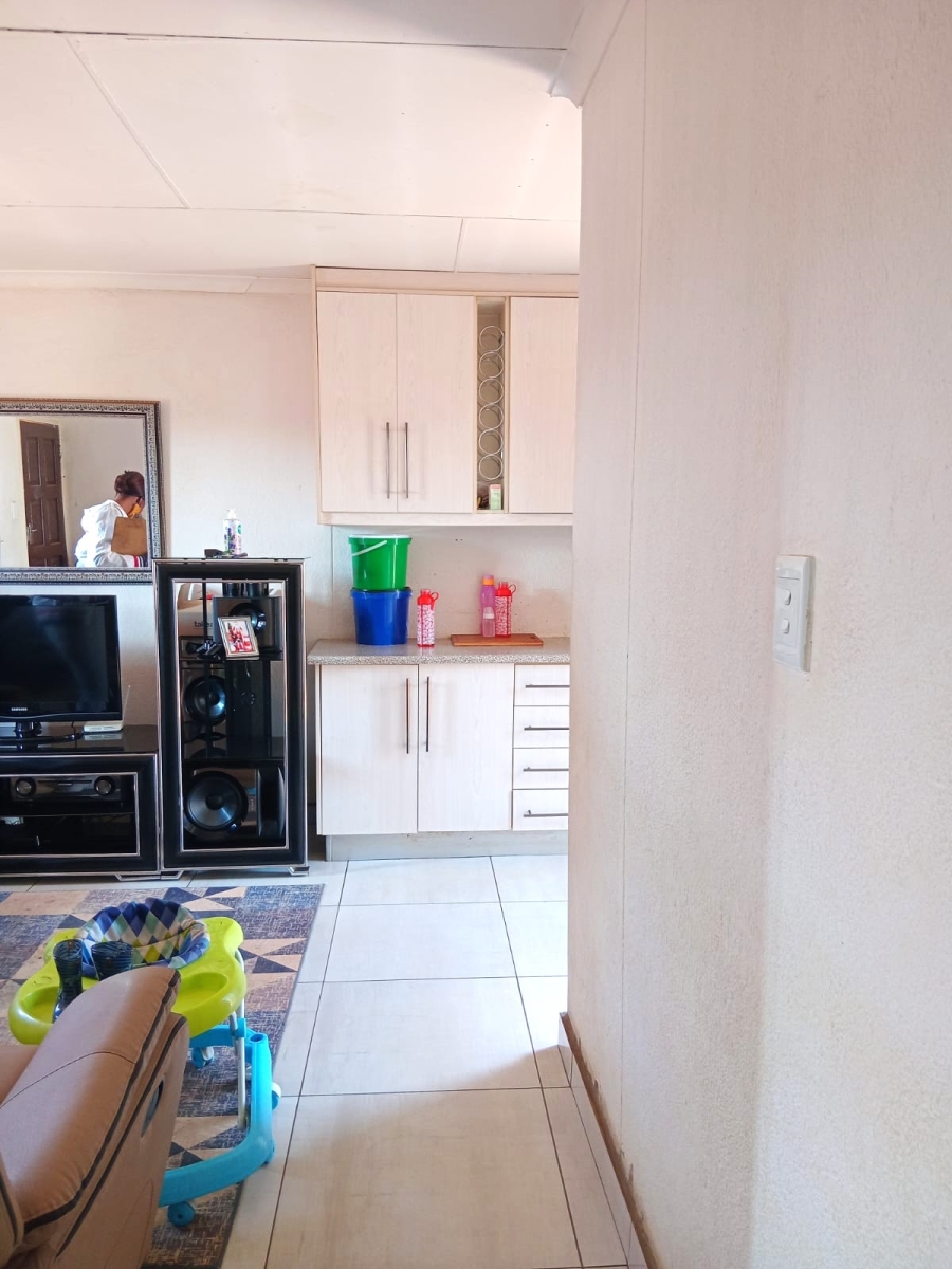 2 Bedroom Property for Sale in Windmill Park Gauteng