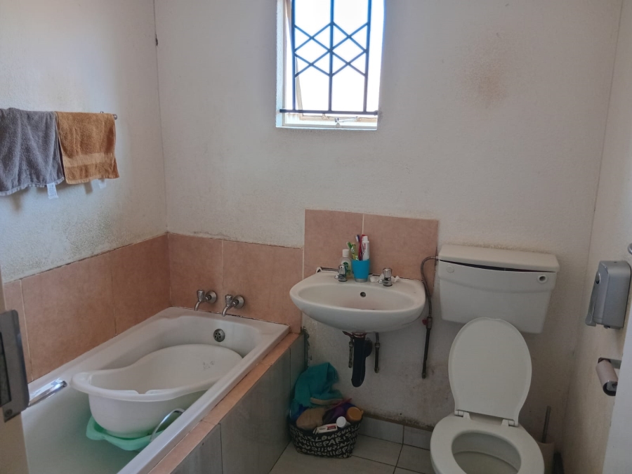 2 Bedroom Property for Sale in Windmill Park Gauteng