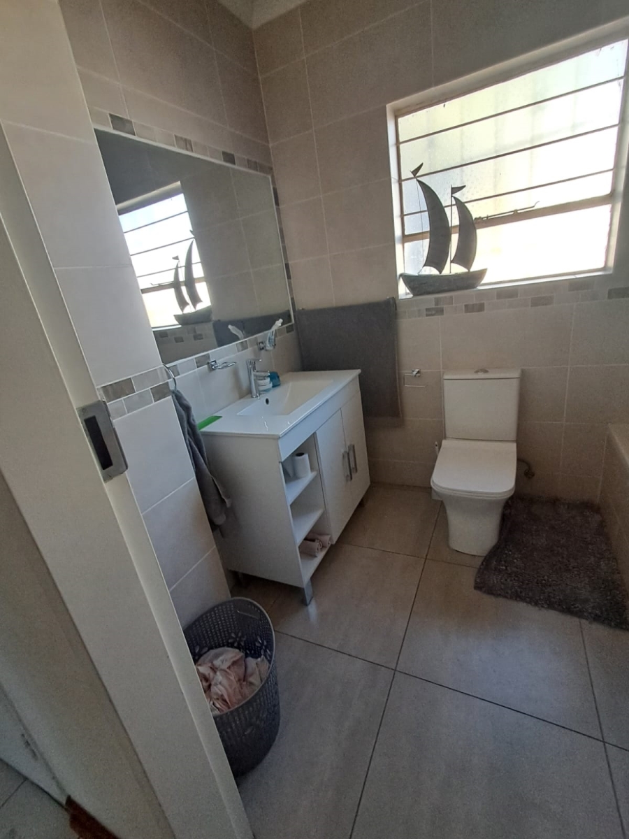 3 Bedroom Property for Sale in Brackenhurst Gauteng