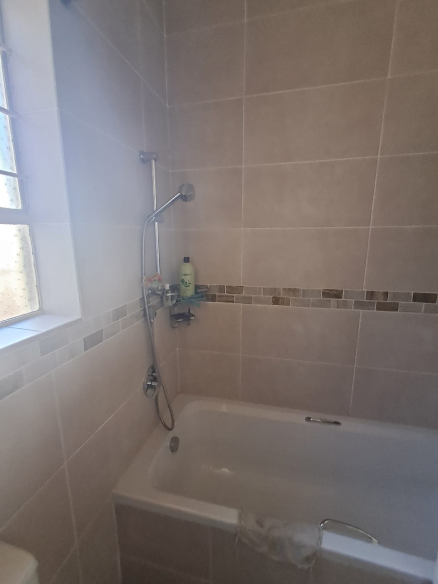 3 Bedroom Property for Sale in Brackenhurst Gauteng