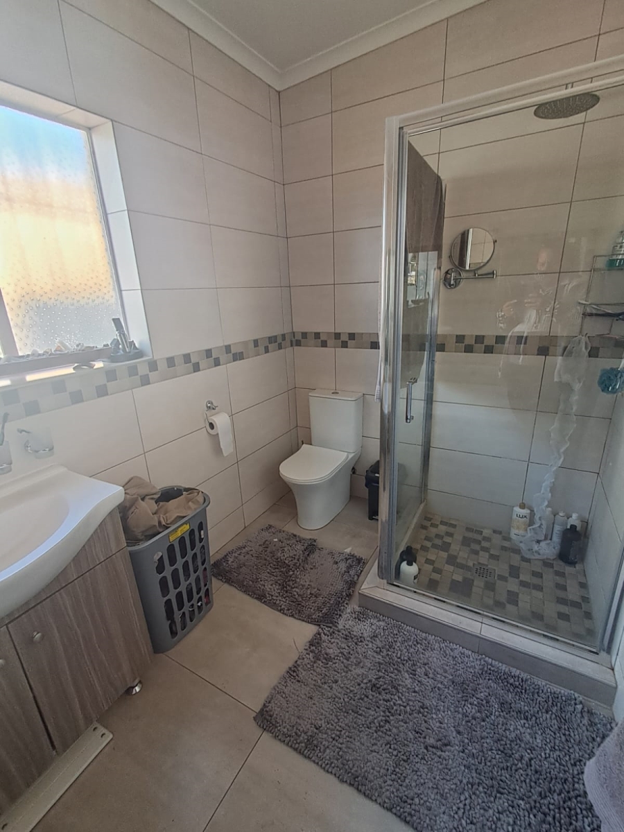 3 Bedroom Property for Sale in Brackenhurst Gauteng