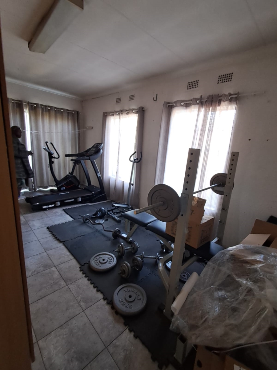 4 Bedroom Property for Sale in Verwoerdpark Gauteng