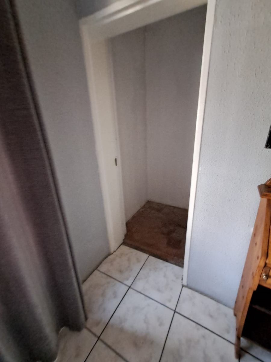 4 Bedroom Property for Sale in Verwoerdpark Gauteng