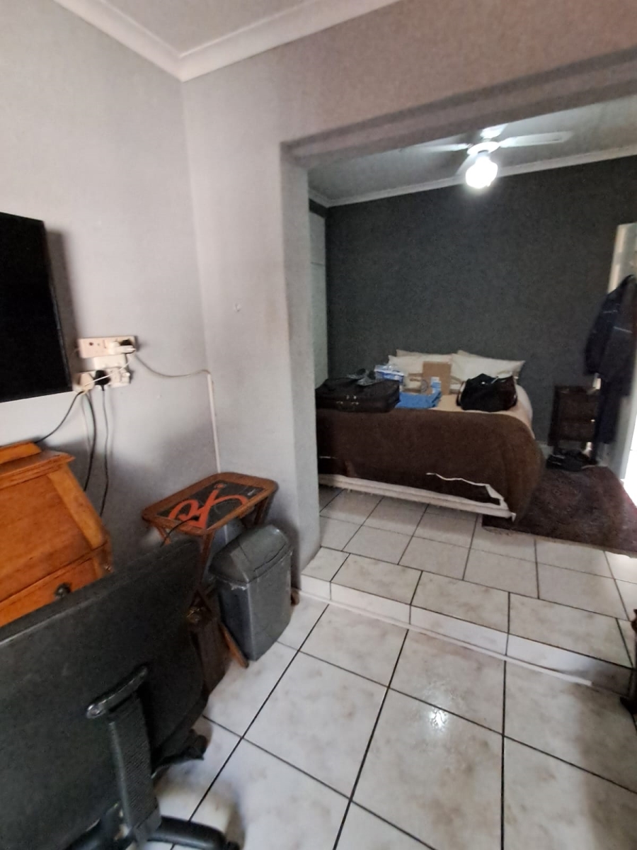 4 Bedroom Property for Sale in Verwoerdpark Gauteng