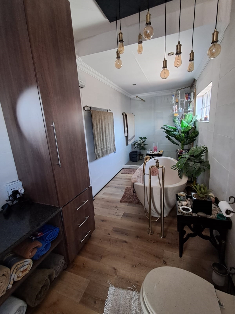 4 Bedroom Property for Sale in Verwoerdpark Gauteng