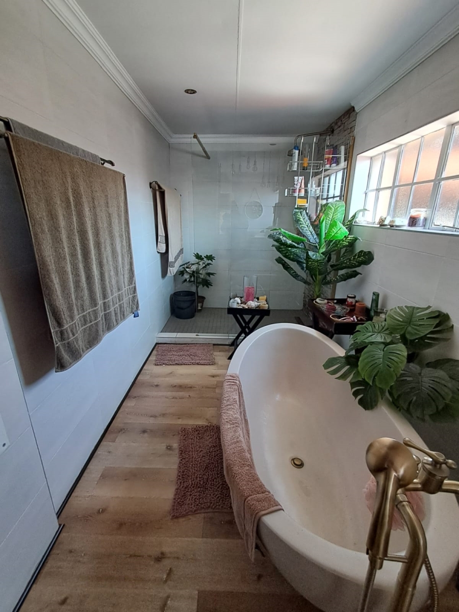 4 Bedroom Property for Sale in Verwoerdpark Gauteng