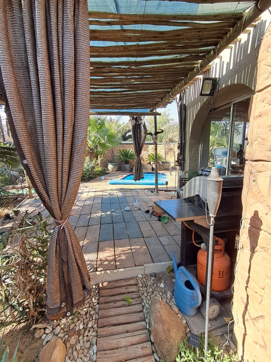 4 Bedroom Property for Sale in Verwoerdpark Gauteng