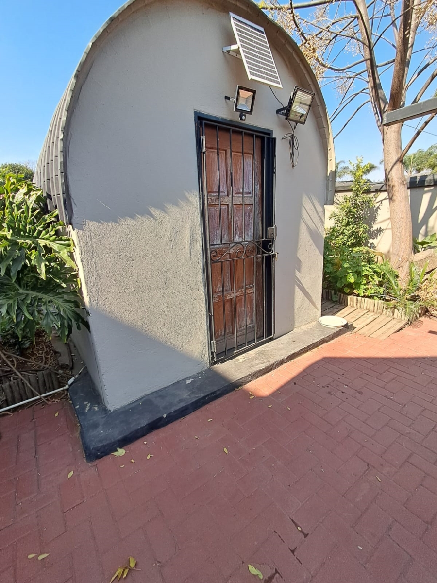 4 Bedroom Property for Sale in Verwoerdpark Gauteng