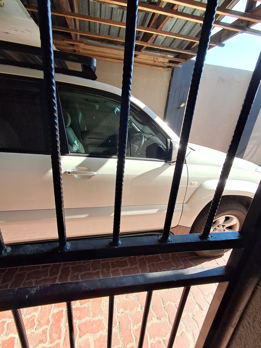4 Bedroom Property for Sale in Verwoerdpark Gauteng