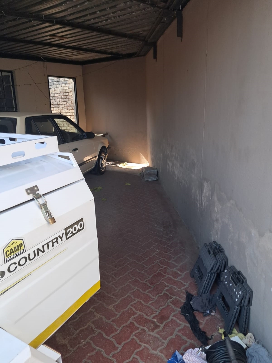 4 Bedroom Property for Sale in Verwoerdpark Gauteng
