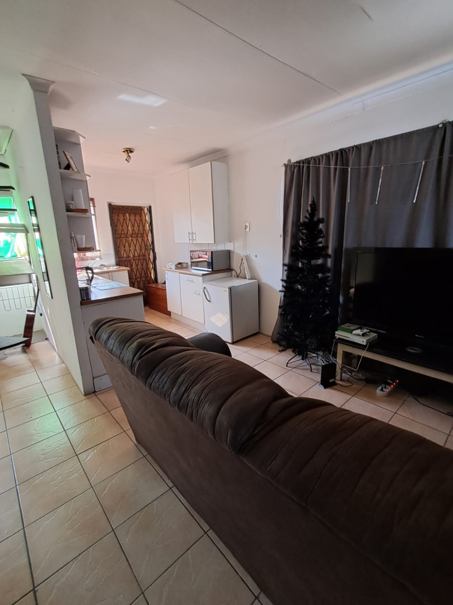 4 Bedroom Property for Sale in Verwoerdpark Gauteng
