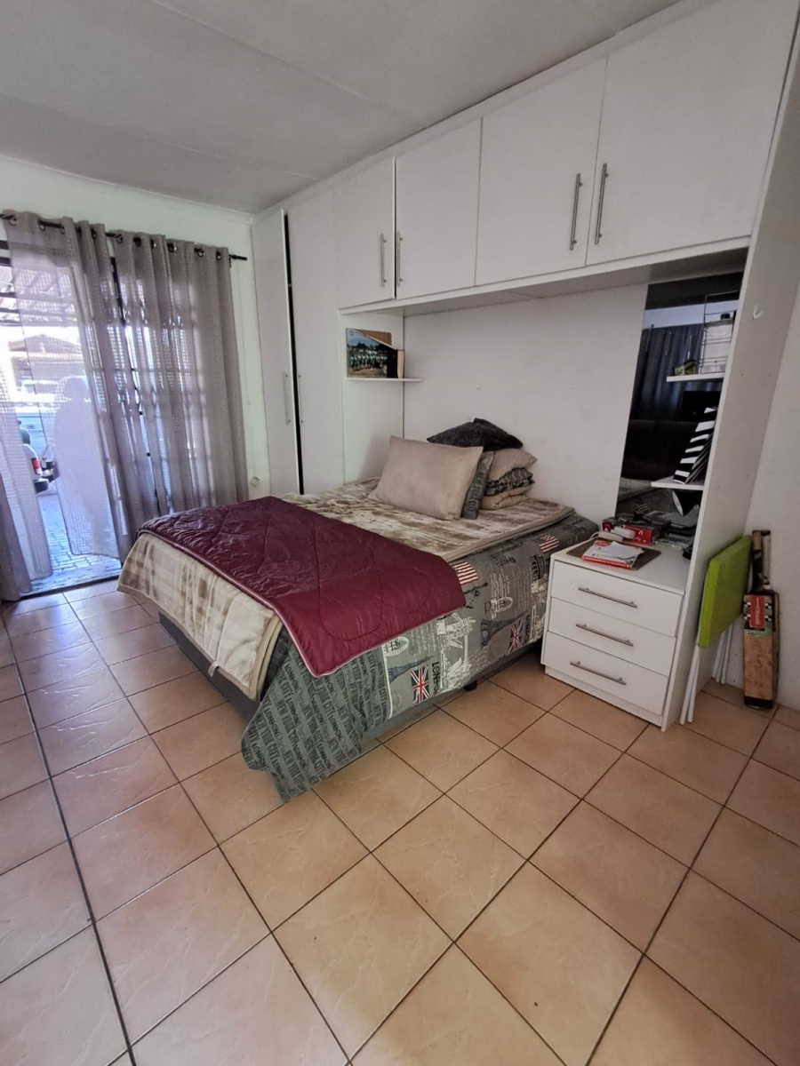 4 Bedroom Property for Sale in Verwoerdpark Gauteng