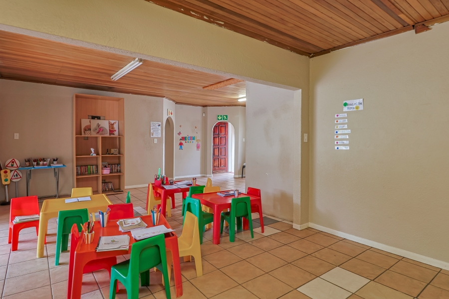 To Let 5 Bedroom Property for Rent in Vorna Valley Gauteng