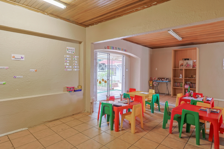 To Let 5 Bedroom Property for Rent in Vorna Valley Gauteng