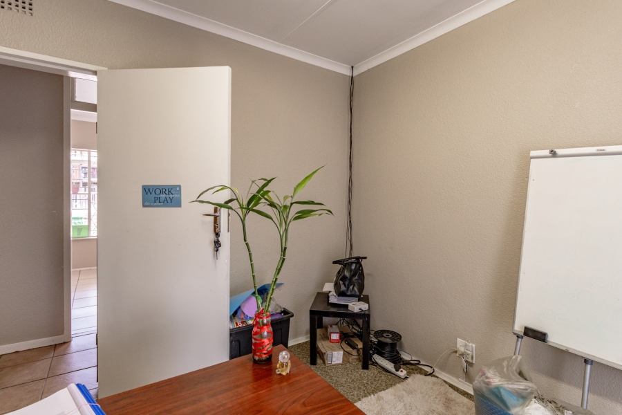 To Let 5 Bedroom Property for Rent in Vorna Valley Gauteng