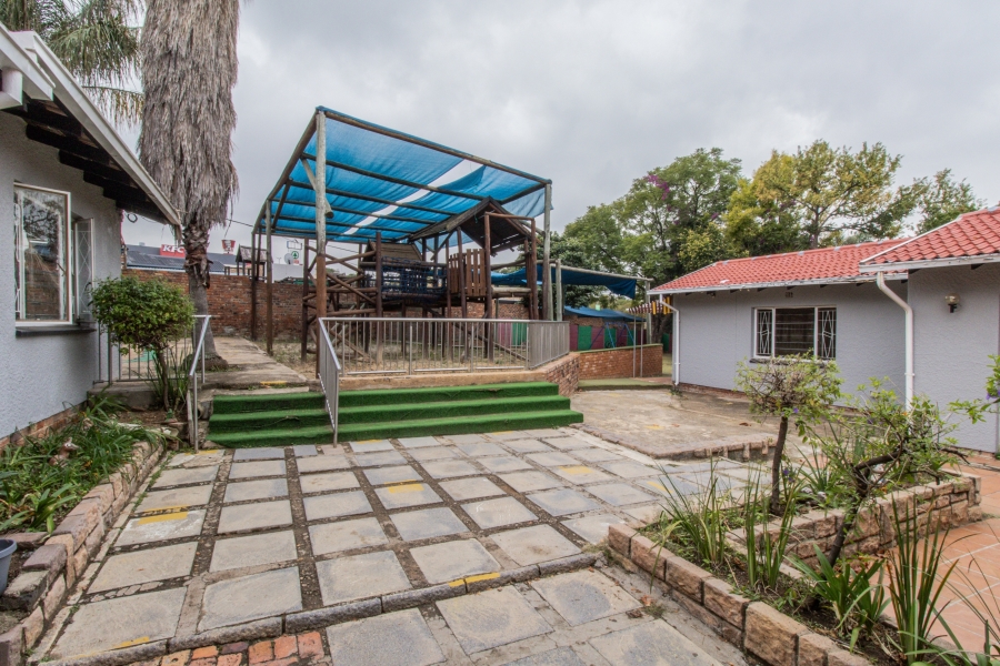 To Let 5 Bedroom Property for Rent in Vorna Valley Gauteng