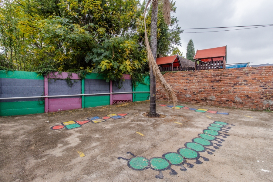 To Let 5 Bedroom Property for Rent in Vorna Valley Gauteng