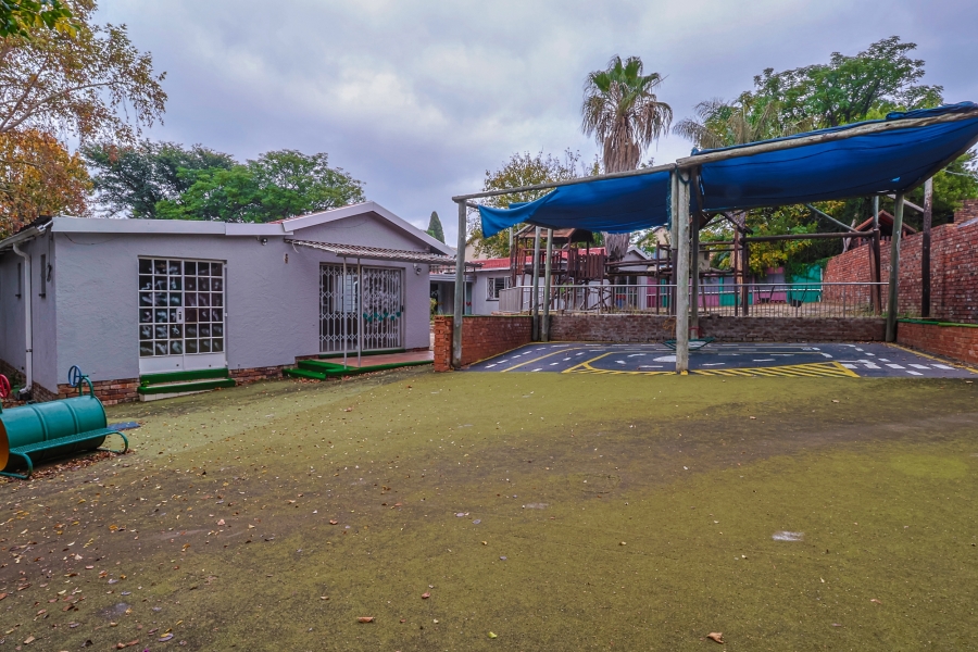 To Let 5 Bedroom Property for Rent in Vorna Valley Gauteng
