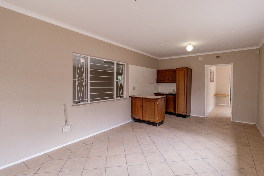 To Let 5 Bedroom Property for Rent in Vorna Valley Gauteng