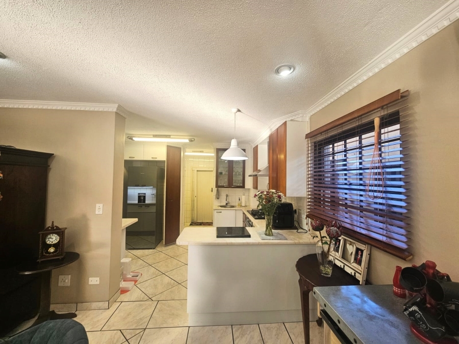 To Let 4 Bedroom Property for Rent in Brummeria Gauteng