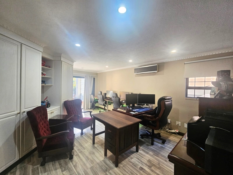 To Let 4 Bedroom Property for Rent in Brummeria Gauteng