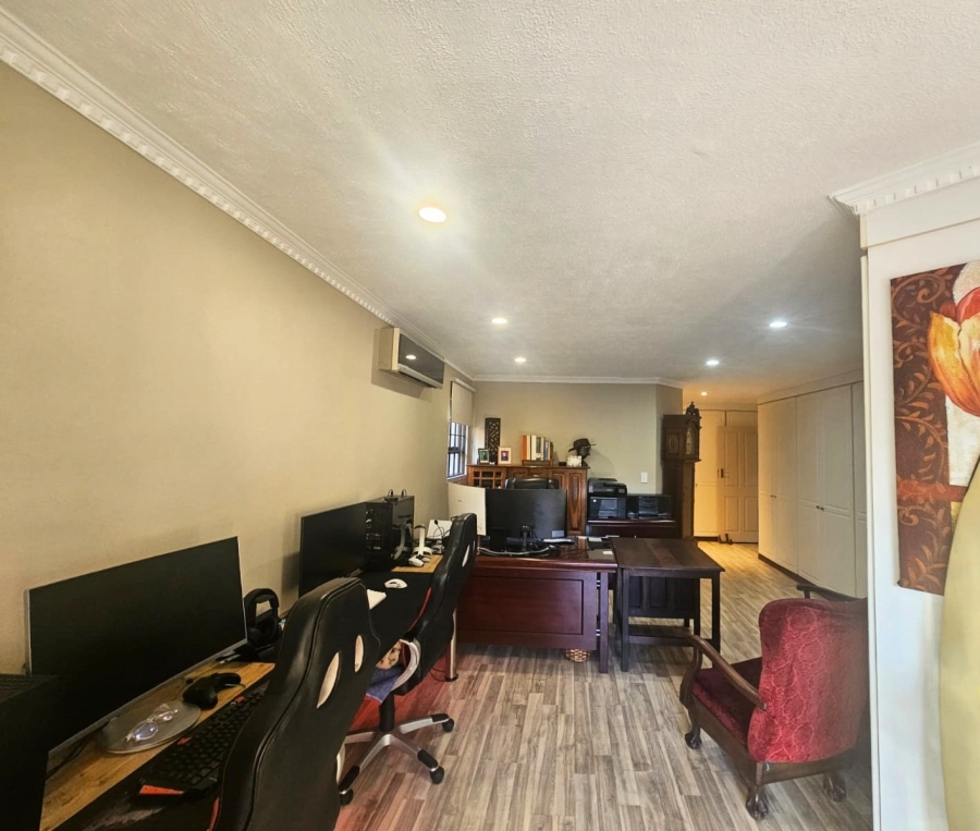 To Let 4 Bedroom Property for Rent in Brummeria Gauteng