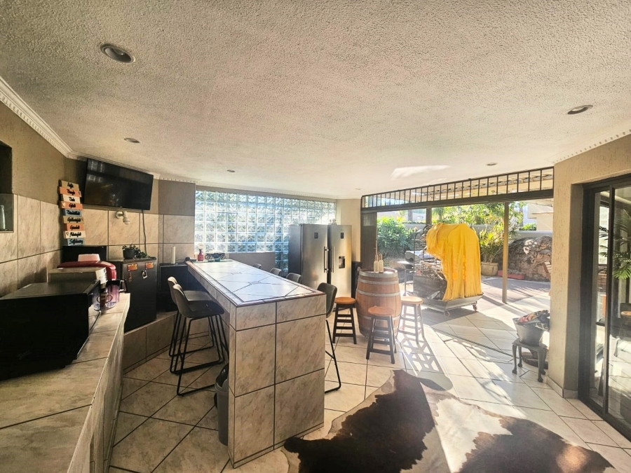 To Let 4 Bedroom Property for Rent in Brummeria Gauteng
