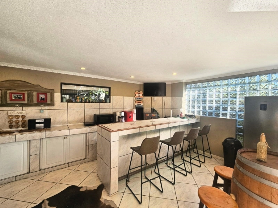 To Let 4 Bedroom Property for Rent in Brummeria Gauteng