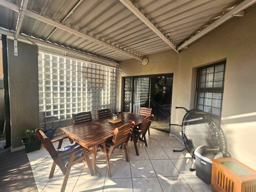 To Let 4 Bedroom Property for Rent in Brummeria Gauteng