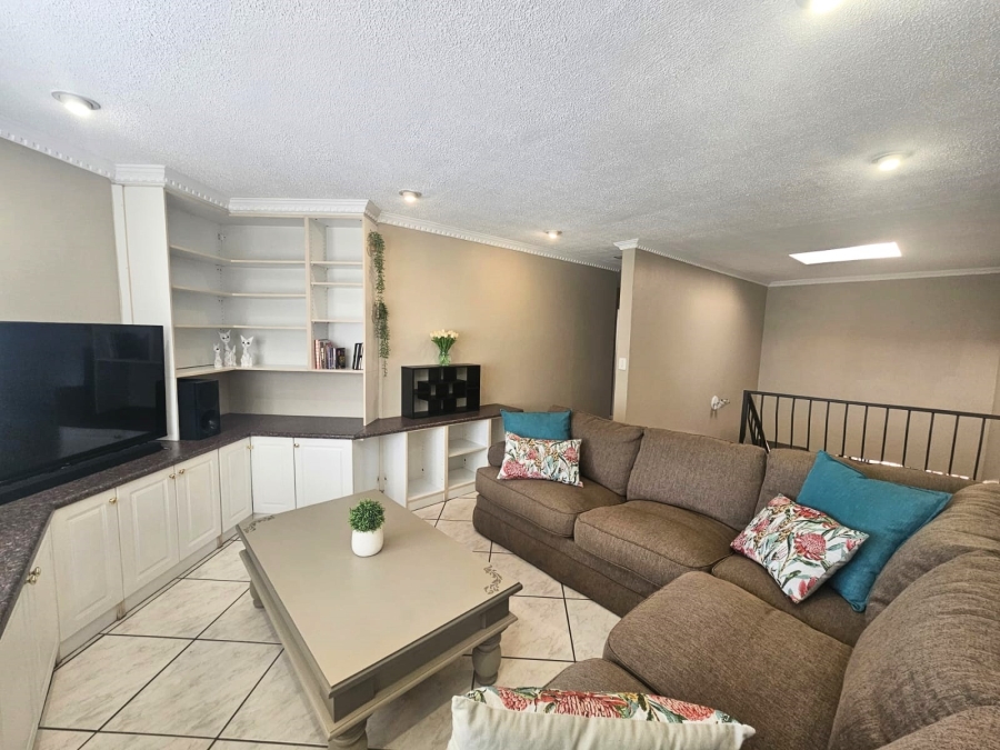To Let 4 Bedroom Property for Rent in Brummeria Gauteng