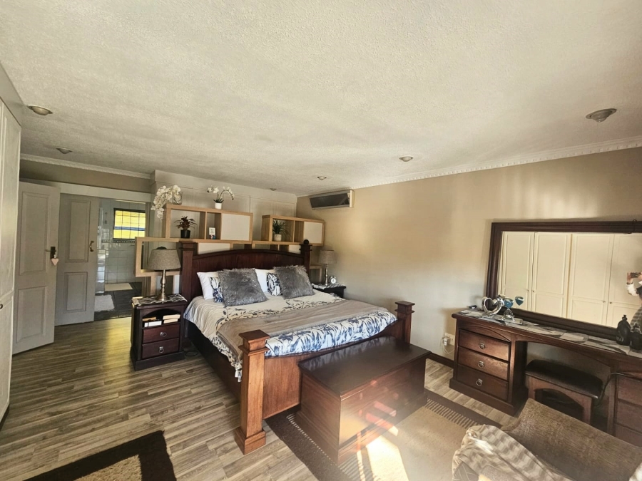 To Let 4 Bedroom Property for Rent in Brummeria Gauteng
