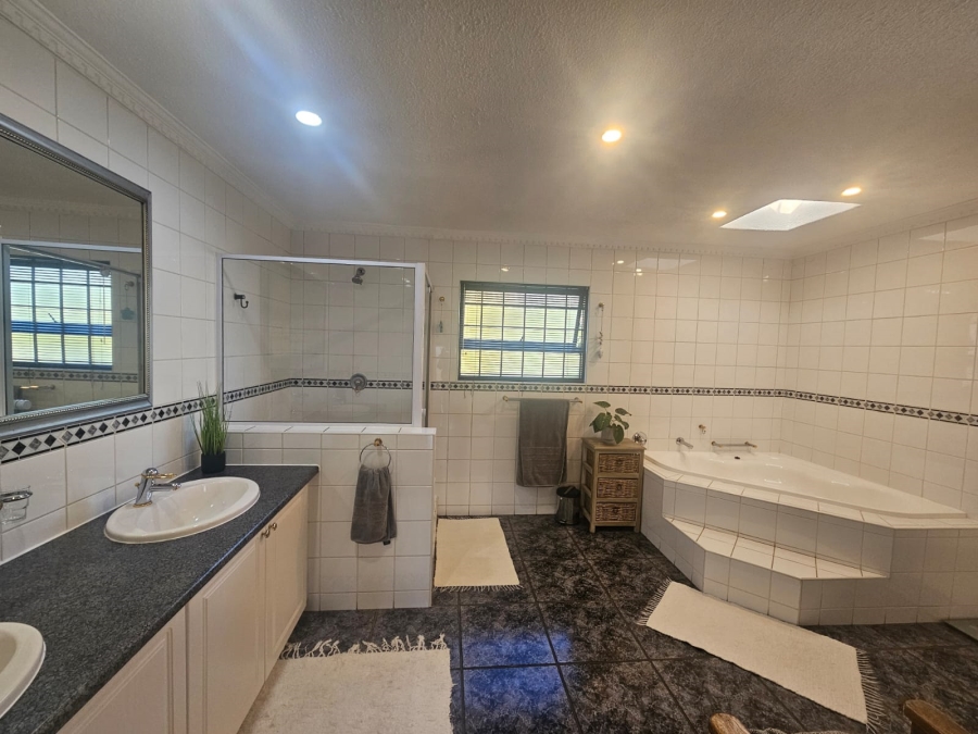 To Let 4 Bedroom Property for Rent in Brummeria Gauteng