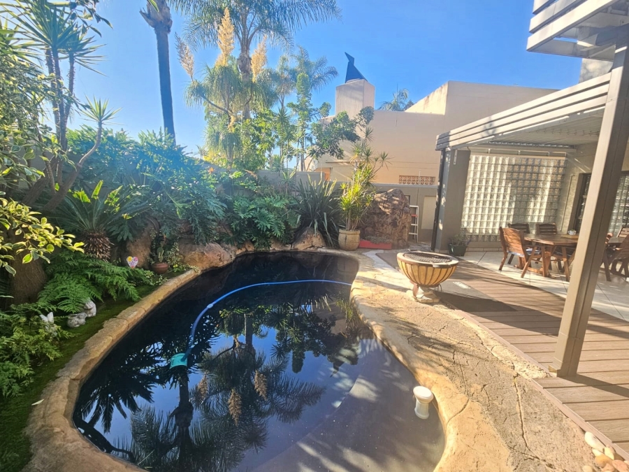 To Let 4 Bedroom Property for Rent in Brummeria Gauteng