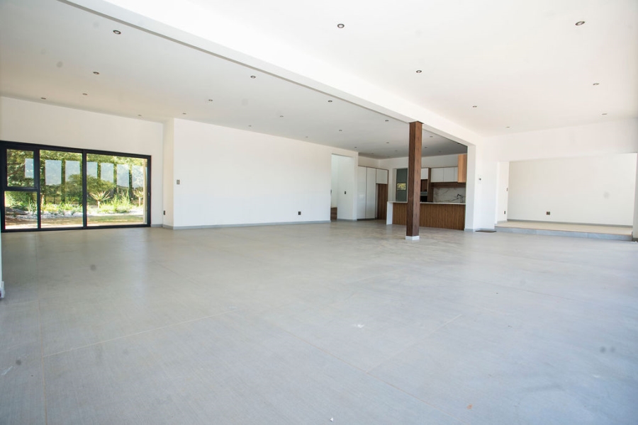 5 Bedroom Property for Sale in Serengeti Lifestyle Estate Gauteng