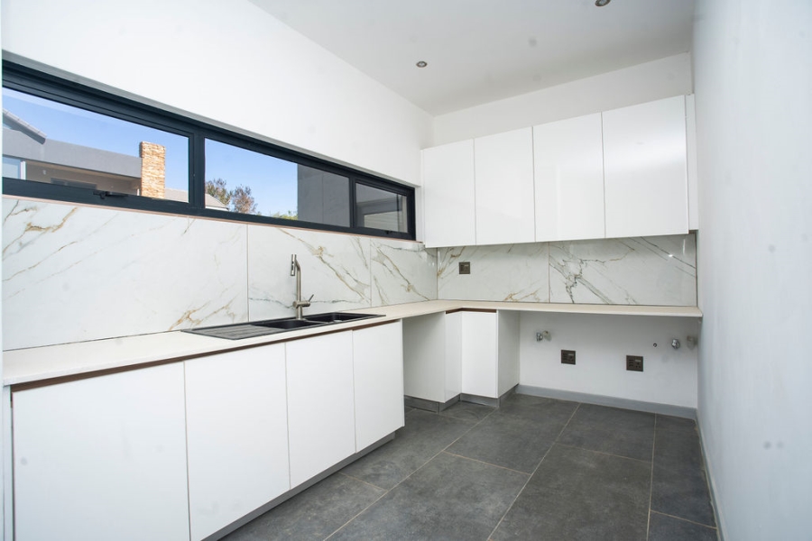 5 Bedroom Property for Sale in Serengeti Lifestyle Estate Gauteng