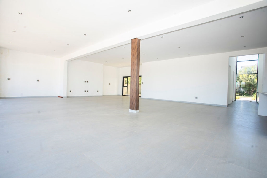 5 Bedroom Property for Sale in Serengeti Lifestyle Estate Gauteng