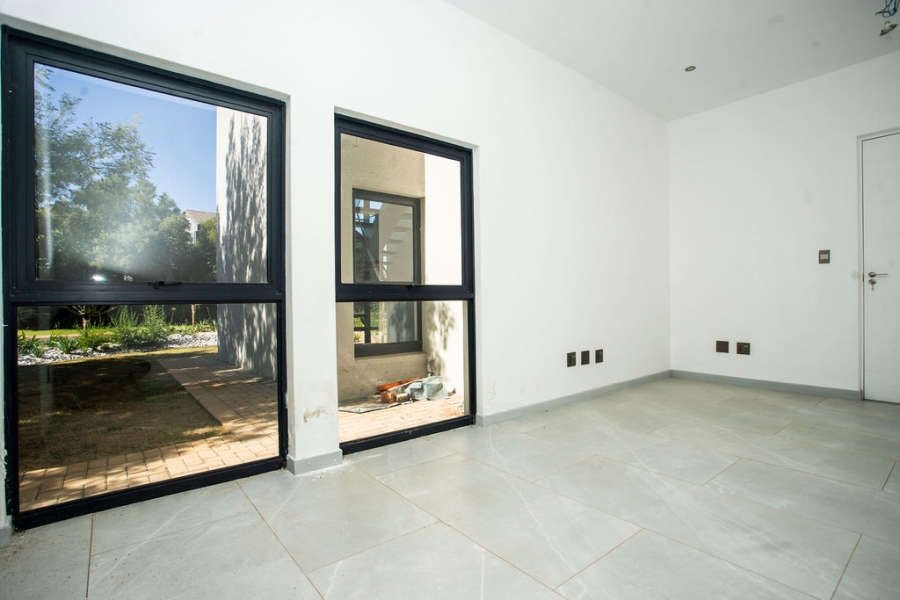 5 Bedroom Property for Sale in Serengeti Lifestyle Estate Gauteng