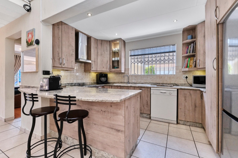 3 Bedroom Property for Sale in Barbeque Downs Gauteng
