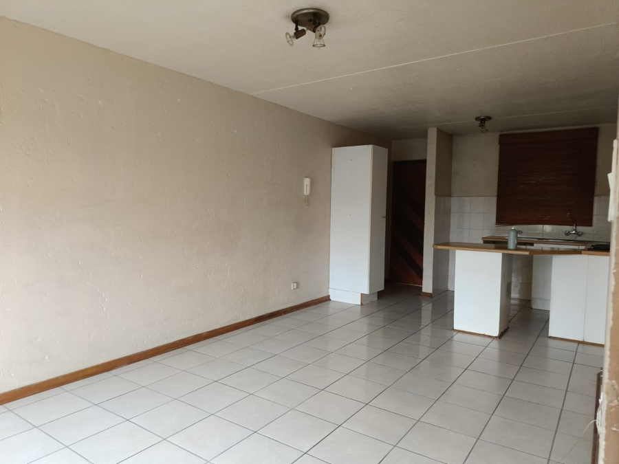 1 Bedroom Property for Sale in Weltevreden Park Gauteng